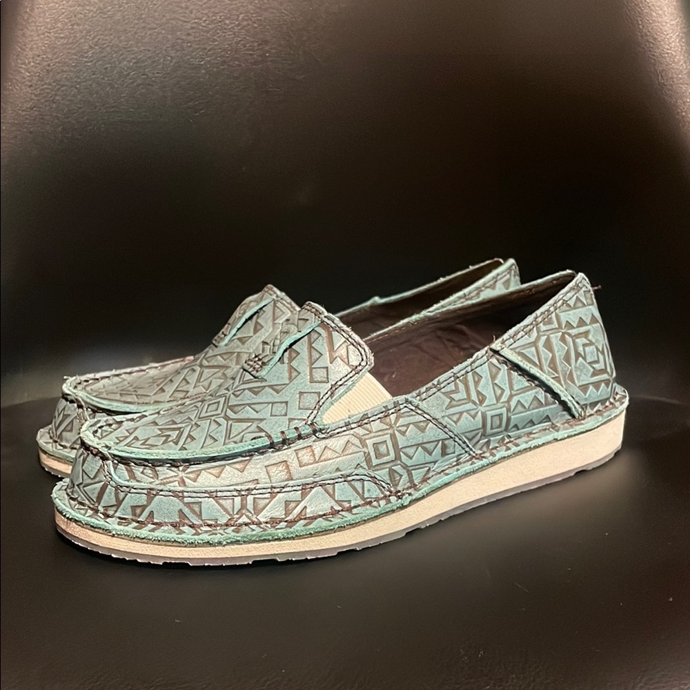 Women’s Ariat Cruisers Size 7.5